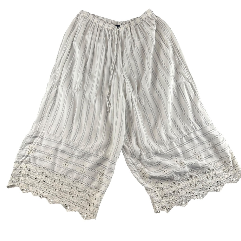 American Eagle Pinstripe Eyelet Wide Leg Crop Pants White Blue Size Medium
